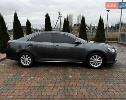 Сірий Тойота Камрі, об'ємом двигуна 2.49 л та пробігом 253 тис. км за 10799 $, фото 2 на Automoto.ua