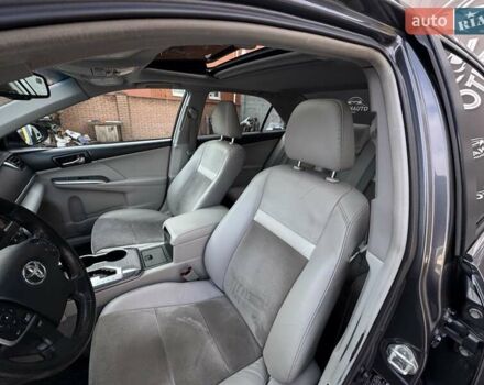 Сірий Тойота Камрі, об'ємом двигуна 2.5 л та пробігом 138 тис. км за 11950 $, фото 23 на Automoto.ua