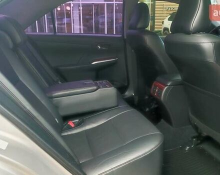 Сірий Тойота Камрі, об'ємом двигуна 2.5 л та пробігом 201 тис. км за 14556 $, фото 6 на Automoto.ua