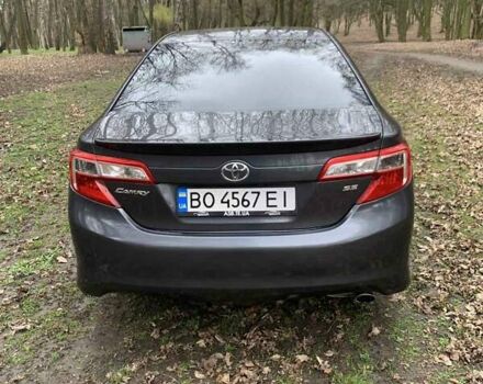 Серый Тойота Камри, объемом двигателя 2.49 л и пробегом 367 тыс. км за 10500 $, фото 1 на Automoto.ua