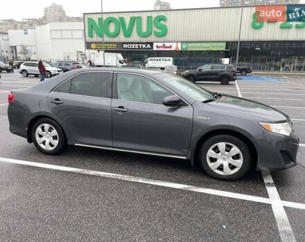 Серый Тойота Камри, объемом двигателя 2.49 л и пробегом 194 тыс. км за 11000 $, фото 2 на Automoto.ua