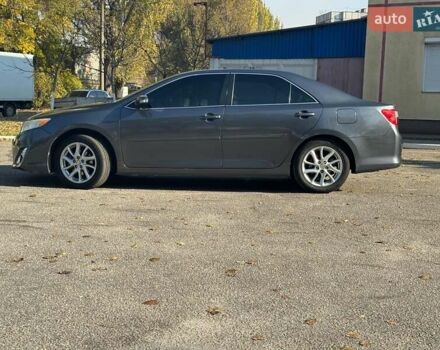 Серый Тойота Камри, объемом двигателя 2.5 л и пробегом 323 тыс. км за 9990 $, фото 3 на Automoto.ua