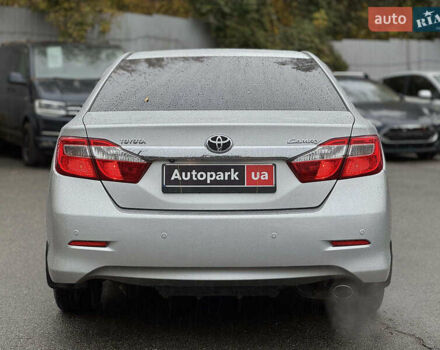 Серый Тойота Камри, объемом двигателя 2.5 л и пробегом 213 тыс. км за 14490 $, фото 9 на Automoto.ua