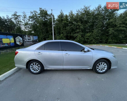 Сірий Тойота Камрі, об'ємом двигуна 2.5 л та пробігом 135 тис. км за 14700 $, фото 2 на Automoto.ua