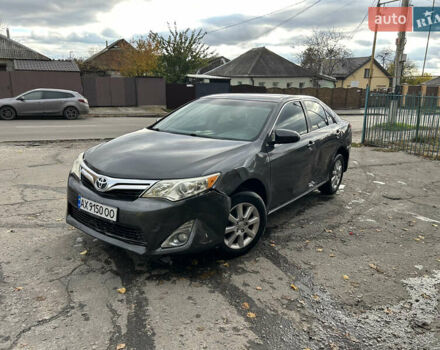 Серый Тойота Камри, объемом двигателя 2.49 л и пробегом 220 тыс. км за 8500 $, фото 6 на Automoto.ua