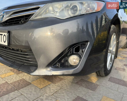 Серый Тойота Камри, объемом двигателя 2.49 л и пробегом 290 тыс. км за 9500 $, фото 45 на Automoto.ua