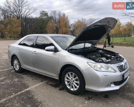 Серый Тойота Камри, объемом двигателя 2.5 л и пробегом 181 тыс. км за 11500 $, фото 1 на Automoto.ua