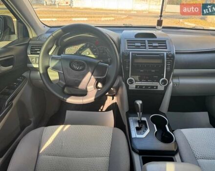 Серый Тойота Камри, объемом двигателя 2.5 л и пробегом 323 тыс. км за 9990 $, фото 12 на Automoto.ua