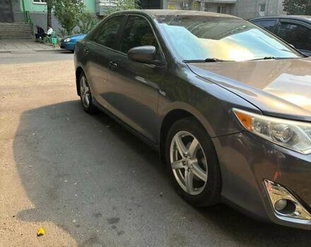 Серый Тойота Камри, объемом двигателя 2.5 л и пробегом 150 тыс. км за 10000 $, фото 3 на Automoto.ua