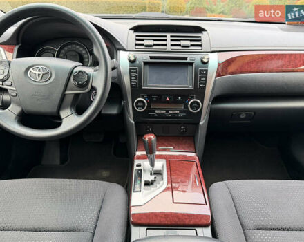 Сірий Тойота Камрі, об'ємом двигуна 2.5 л та пробігом 232 тис. км за 12800 $, фото 33 на Automoto.ua