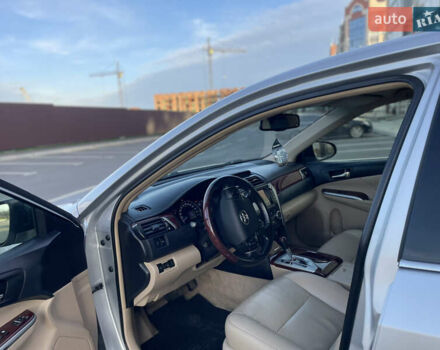 Сірий Тойота Камрі, об'ємом двигуна 3.5 л та пробігом 230 тис. км за 13700 $, фото 30 на Automoto.ua