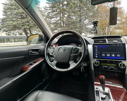 Серый Тойота Камри, объемом двигателя 2.49 л и пробегом 271 тыс. км за 12500 $, фото 25 на Automoto.ua