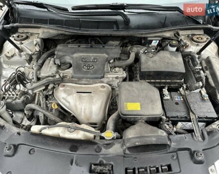 Сірий Тойота Камрі, об'ємом двигуна 2.5 л та пробігом 241 тис. км за 13500 $, фото 11 на Automoto.ua