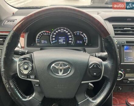 Серый Тойота Камри, объемом двигателя 2.5 л и пробегом 188 тыс. км за 15800 $, фото 4 на Automoto.ua