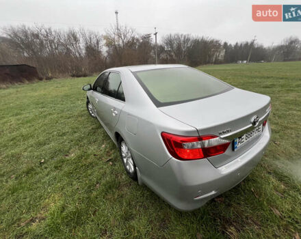 Серый Тойота Камри, объемом двигателя 2.49 л и пробегом 282 тыс. км за 13000 $, фото 3 на Automoto.ua