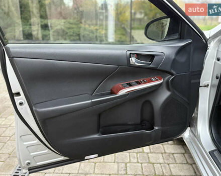 Серый Тойота Камри, объемом двигателя 2.5 л и пробегом 220 тыс. км за 12900 $, фото 22 на Automoto.ua