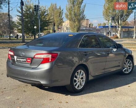 Серый Тойота Камри, объемом двигателя 2.5 л и пробегом 323 тыс. км за 9990 $, фото 6 на Automoto.ua