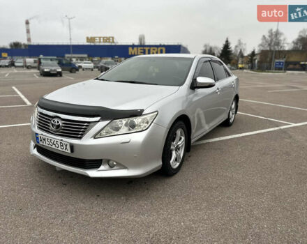 Сірий Тойота Камрі, об'ємом двигуна 2.5 л та пробігом 241 тис. км за 13500 $, фото 1 на Automoto.ua