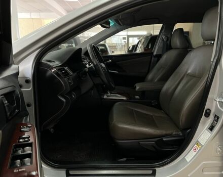 Серый Тойота Камри, объемом двигателя 0.25 л и пробегом 151 тыс. км за 13800 $, фото 14 на Automoto.ua