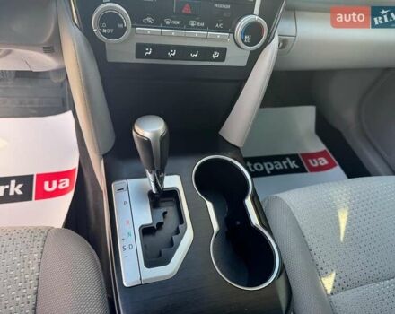 Серый Тойота Камри, объемом двигателя 2.5 л и пробегом 323 тыс. км за 9990 $, фото 20 на Automoto.ua