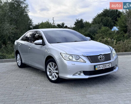 Тойота Камри 2012 в Киеве на Automoto.ua Серый Тойота Камри, объемом двигателя 2.49 л и пробегом 198 тыс. км за 15490 $, фото 7 на Automoto.ua