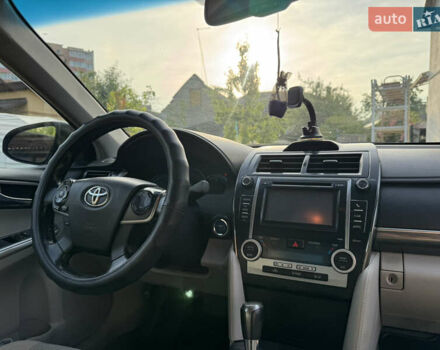 Серый Тойота Камри, объемом двигателя 2.49 л и пробегом 290 тыс. км за 9500 $, фото 23 на Automoto.ua