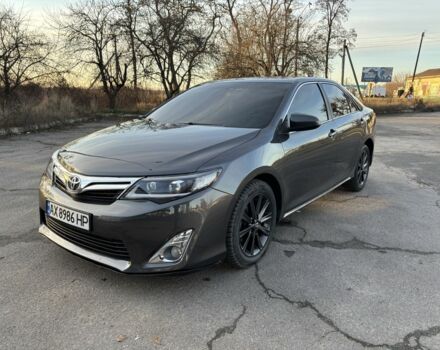 Серый Тойота Камри, объемом двигателя 2.5 л и пробегом 190 тыс. км за 11800 $, фото 1 на Automoto.ua