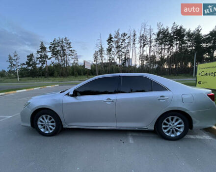 Сірий Тойота Камрі, об'ємом двигуна 2.5 л та пробігом 135 тис. км за 14700 $, фото 1 на Automoto.ua