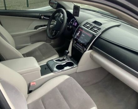 Серый Тойота Камри, объемом двигателя 2.5 л и пробегом 188 тыс. км за 12700 $, фото 17 на Automoto.ua