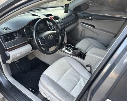 Серый Тойота Камри, объемом двигателя 2.5 л и пробегом 190 тыс. км за 11800 $, фото 10 на Automoto.ua