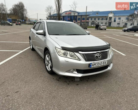 Сірий Тойота Камрі, об'ємом двигуна 2.5 л та пробігом 241 тис. км за 13500 $, фото 2 на Automoto.ua