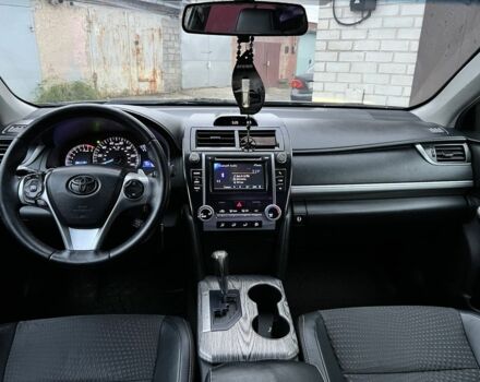 Серый Тойота Камри, объемом двигателя 2.5 л и пробегом 240 тыс. км за 8700 $, фото 8 на Automoto.ua