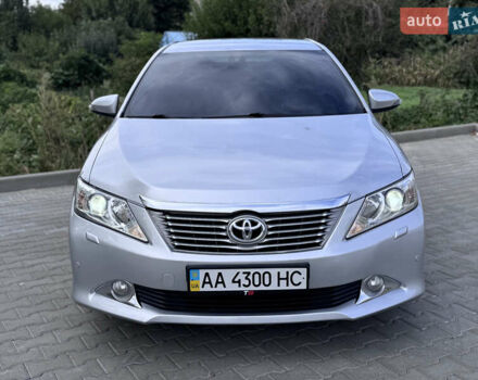 Тойота Камри 2012 в Киеве на Automoto.ua Серый Тойота Камри, объемом двигателя 2.49 л и пробегом 198 тыс. км за 15490 $, фото 5 на Automoto.ua
