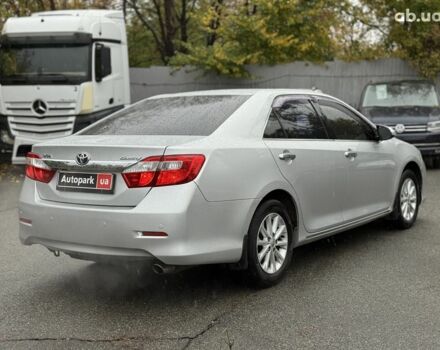 Серый Тойота Камри, объемом двигателя 2.5 л и пробегом 213 тыс. км за 14490 $, фото 10 на Automoto.ua