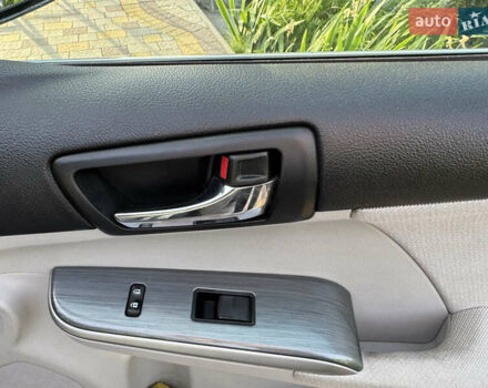 Серый Тойота Камри, объемом двигателя 2.49 л и пробегом 290 тыс. км за 9500 $, фото 10 на Automoto.ua