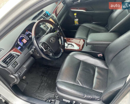 Сірий Тойота Камрі, об'ємом двигуна 2.5 л та пробігом 136 тис. км за 16500 $, фото 11 на Automoto.ua