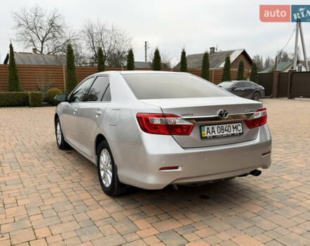 Сірий Тойота Камрі, об'ємом двигуна 2.5 л та пробігом 232 тис. км за 12800 $, фото 6 на Automoto.ua
