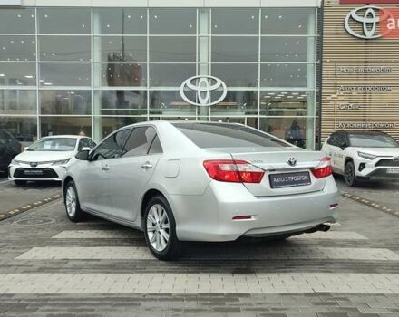 Сірий Тойота Камрі, об'ємом двигуна 2.5 л та пробігом 201 тис. км за 14556 $, фото 1 на Automoto.ua