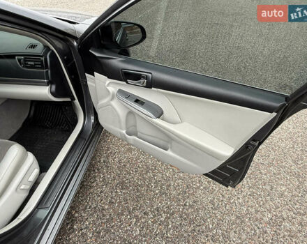 Серый Тойота Камри, объемом двигателя 2.49 л и пробегом 333 тыс. км за 11500 $, фото 10 на Automoto.ua