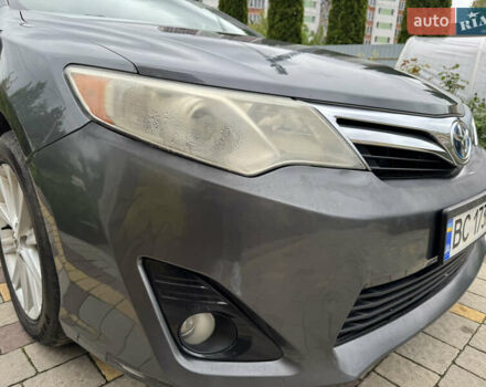 Серый Тойота Камри, объемом двигателя 2.49 л и пробегом 290 тыс. км за 9500 $, фото 52 на Automoto.ua