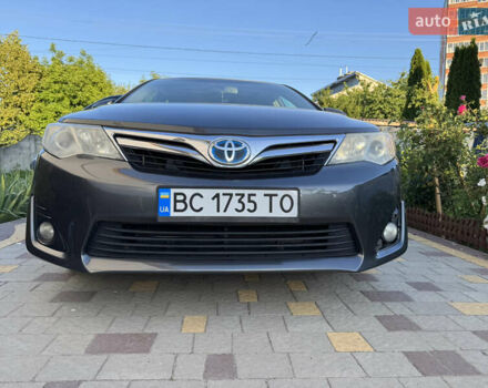 Серый Тойота Камри, объемом двигателя 2.49 л и пробегом 290 тыс. км за 9500 $, фото 27 на Automoto.ua