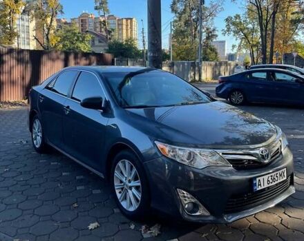 Серый Тойота Камри, объемом двигателя 2.49 л и пробегом 229 тыс. км за 12800 $, фото 4 на Automoto.ua