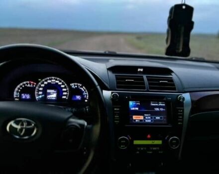 Серый Тойота Камри, объемом двигателя 2.5 л и пробегом 250 тыс. км за 12800 $, фото 1 на Automoto.ua