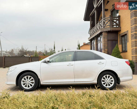 Сірий Тойота Камрі, об'ємом двигуна 2.5 л та пробігом 232 тис. км за 12800 $, фото 8 на Automoto.ua