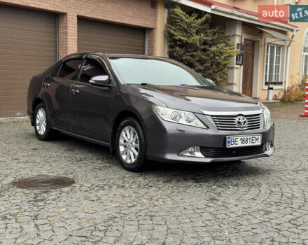 Сірий Тойота Камрі, об'ємом двигуна 2.49 л та пробігом 215 тис. км за 15000 $, фото 1 на Automoto.ua