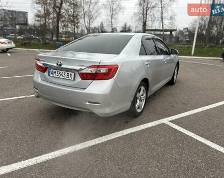 Сірий Тойота Камрі, об'ємом двигуна 2.5 л та пробігом 241 тис. км за 13500 $, фото 6 на Automoto.ua