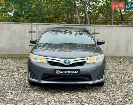 Серый Тойота Камри, объемом двигателя 2.49 л и пробегом 268 тыс. км за 11490 $, фото 1 на Automoto.ua