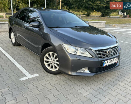 Серый Тойота Камри, объемом двигателя 2.5 л и пробегом 182 тыс. км за 13600 $, фото 12 на Automoto.ua