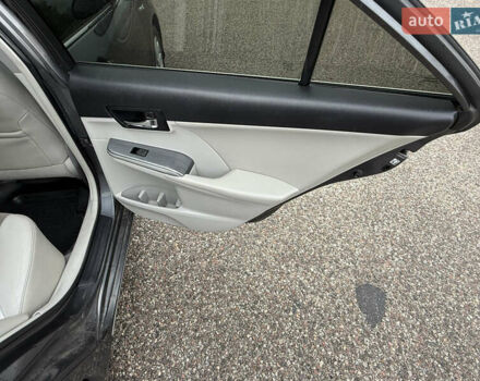 Серый Тойота Камри, объемом двигателя 2.49 л и пробегом 333 тыс. км за 11500 $, фото 11 на Automoto.ua