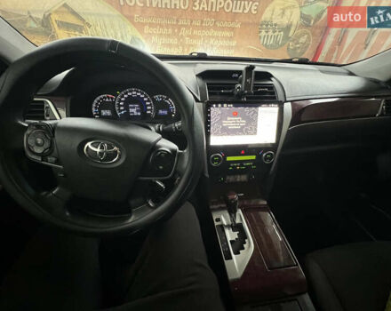 Серый Тойота Камри, объемом двигателя 2.49 л и пробегом 282 тыс. км за 13000 $, фото 7 на Automoto.ua